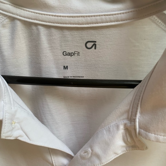 Men’s Gapfit Recycled Active Polo; medium; white; gently worn. - Picture 2 of 3